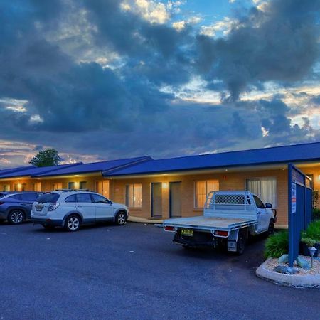 Edward Parry Motel And Apartments Tamworth Eksteriør bilde