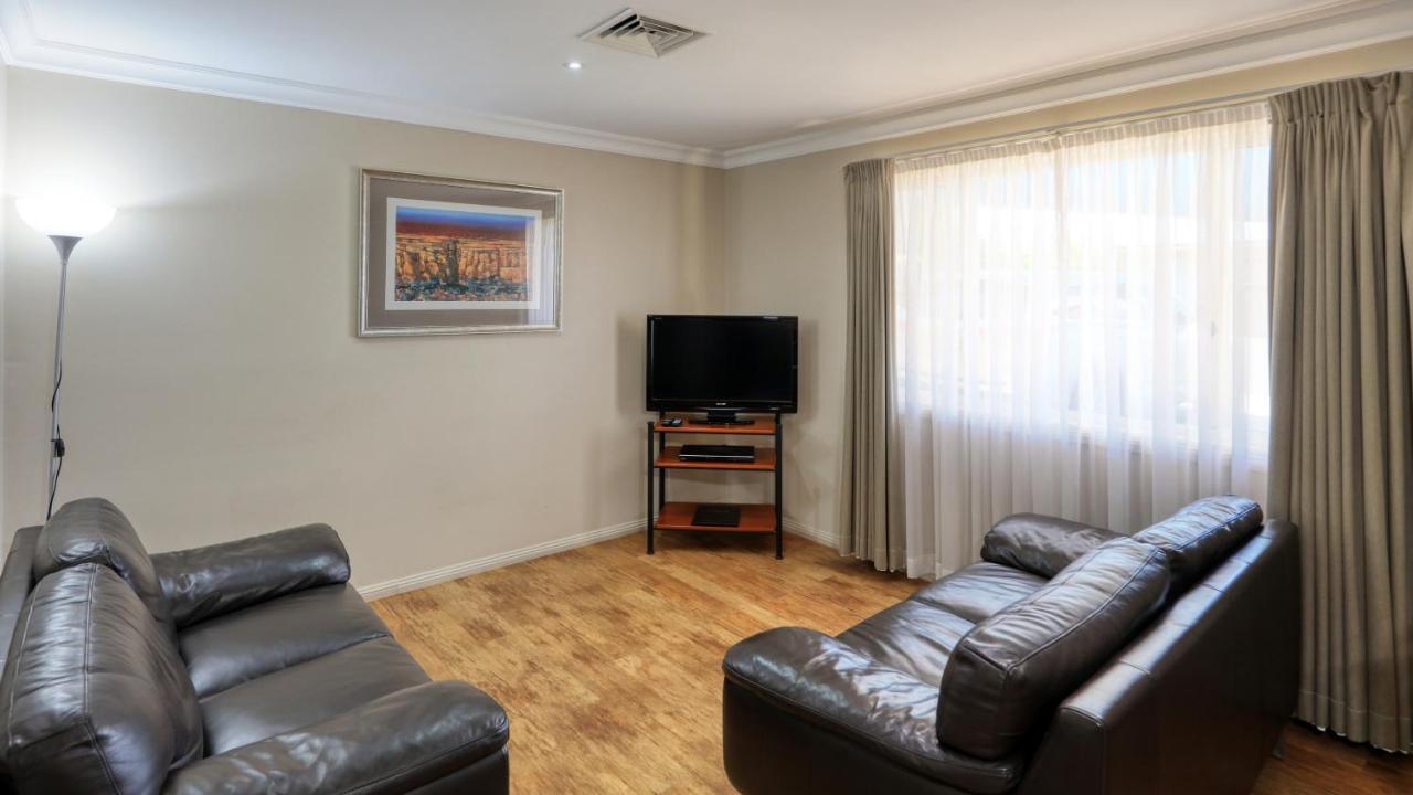 Edward Parry Motel And Apartments Tamworth Eksteriør bilde